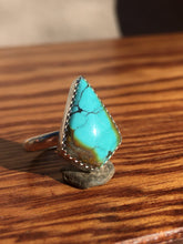 Load image into Gallery viewer, Kite shaped Hubei turquoise ring - size 8