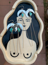 Load image into Gallery viewer, Crescent Moon Chain Dangles—Sun Rays