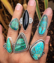 Load image into Gallery viewer, Bright blue turquoise ring with beaded detail - size 6