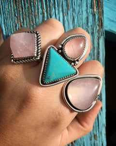Pear shaped rose quartz ring with notches - size 10
