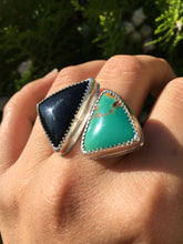 Load image into Gallery viewer, Green Royston and black onyx ring - size 8-9