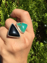 Load image into Gallery viewer, Green Royston and black onyx ring - size 8-9