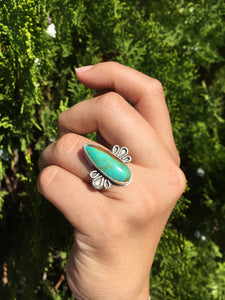 Turquoise ring with loop details - size 6.5
