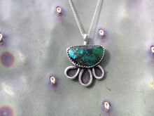 Load image into Gallery viewer, Polychrome Hubei turquoise necklace