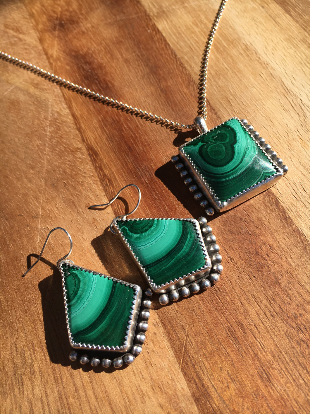Swirly green malachite earring/necklace set