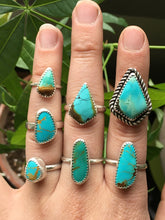 Load image into Gallery viewer, Kite shaped Hubei turquoise ring - size 6