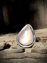 Load image into Gallery viewer, Pear shaped rose quartz ring with notches - size 10