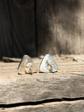 Load image into Gallery viewer, Rose quartz triangle studs