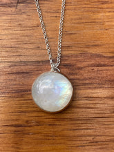Load image into Gallery viewer, Simple Round Rainbow Moonstone Necklace