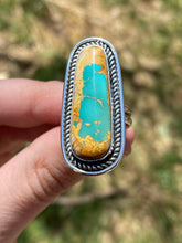 Load image into Gallery viewer, Glowy Green Royston Turquoise Ring—size 7