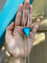 Load image into Gallery viewer, Labradorite Chain Bolo Necklace