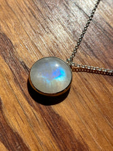 Load image into Gallery viewer, Simple Round Rainbow Moonstone Necklace