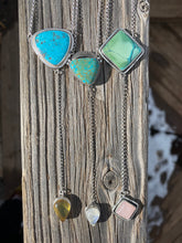 Load image into Gallery viewer, Hubei turquoise with Rose Quartz Lariat Necklace