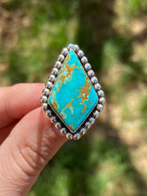 Load image into Gallery viewer, Kingman Turquoise Beaded Kite Ring—size 7.5